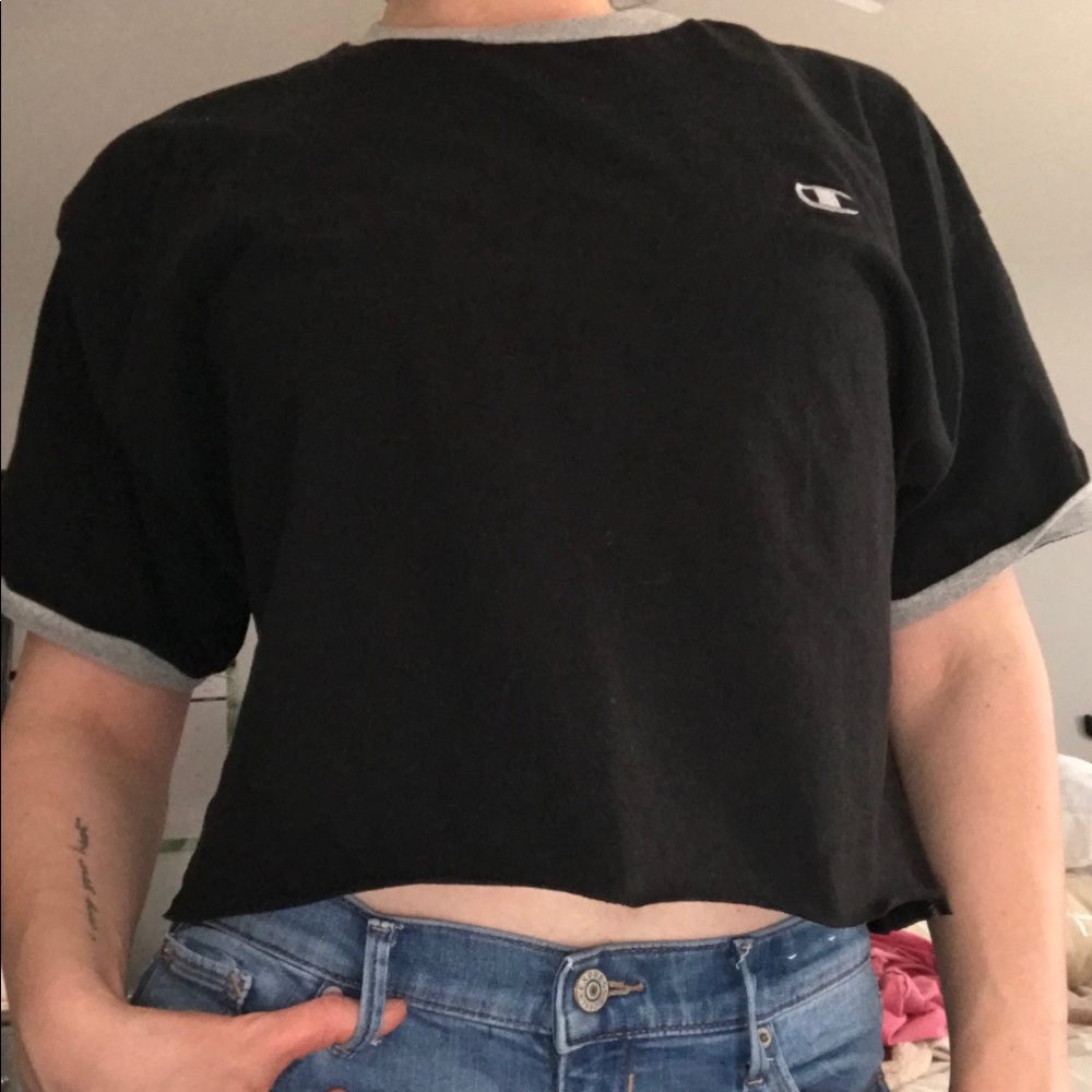 Oversized champion cropped T-shirt. Size: XL